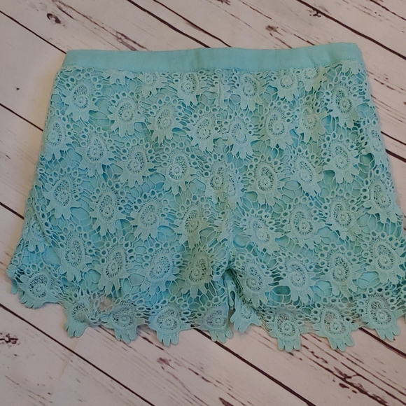 Aqua lace shorts size 1 - Picture 3 of 5